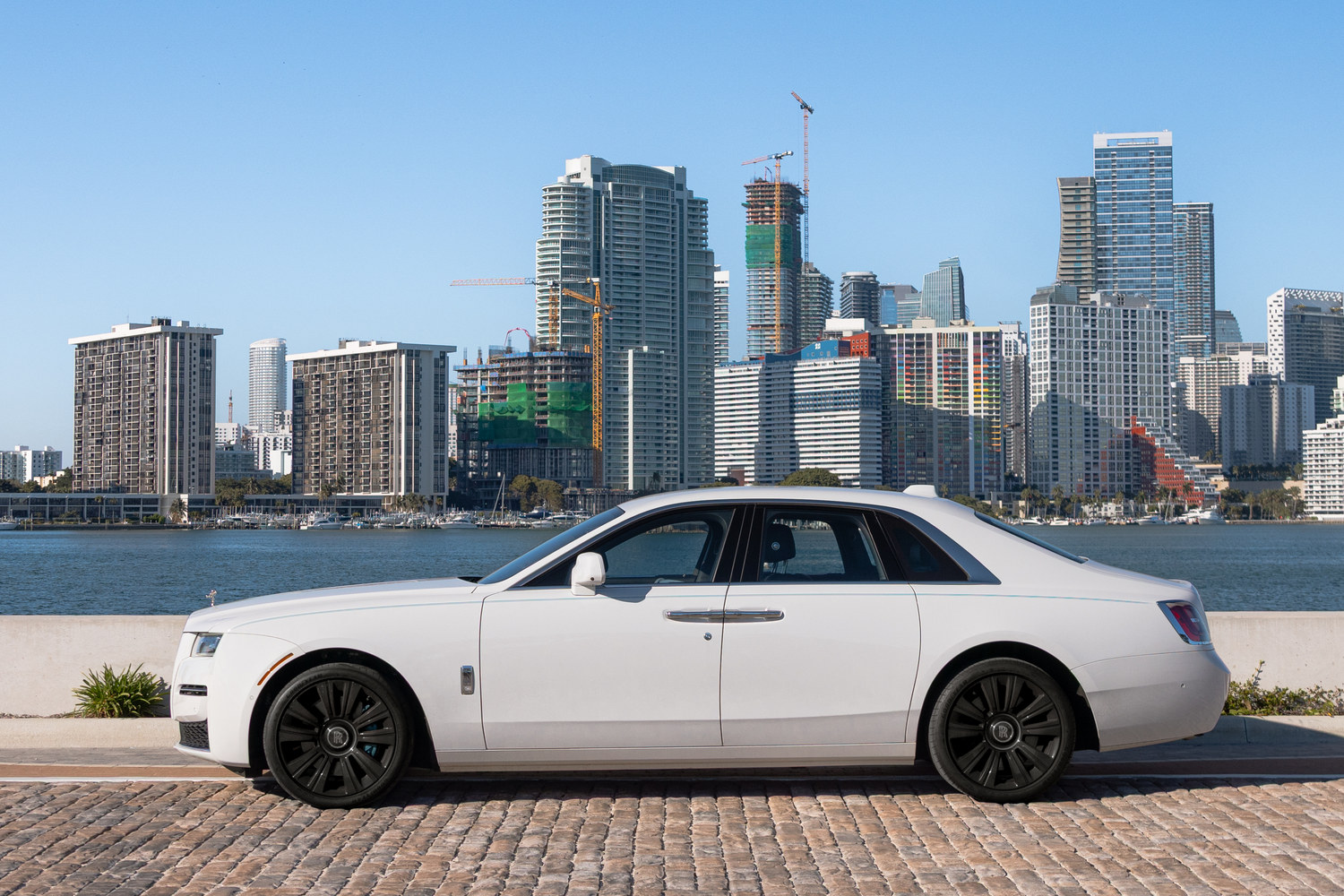Rolls-Royce Ghost side profile
