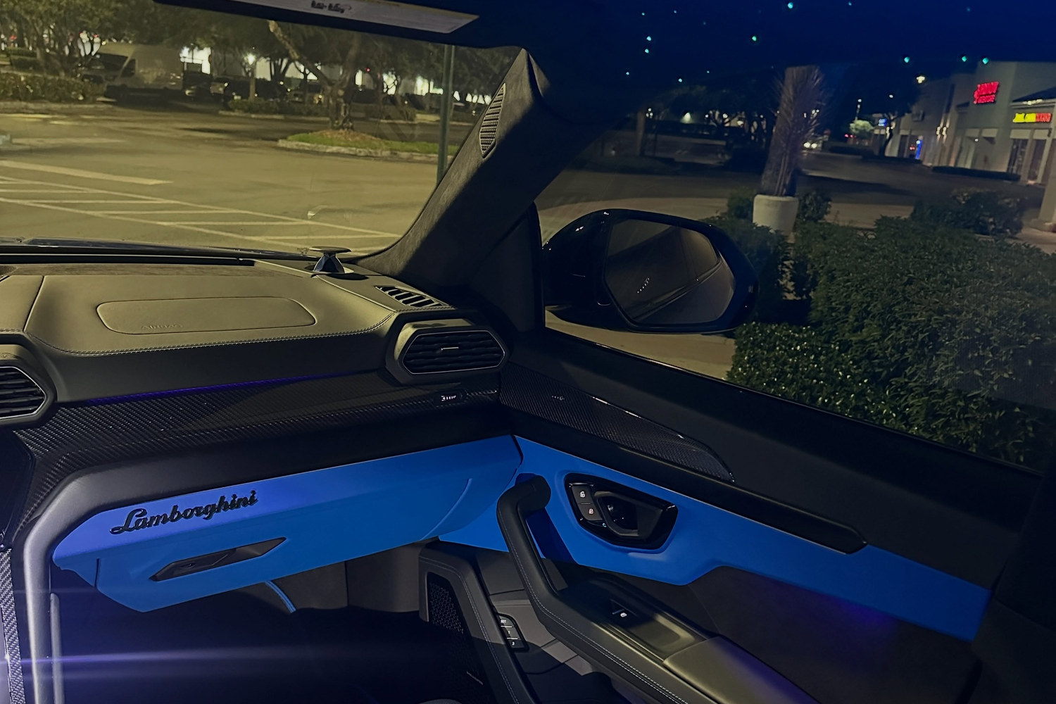 Lamborghini Urus S dashboard